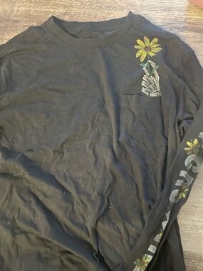 American Eagle Men’s Black Long Sleeve skeleton hand keep growing graphic